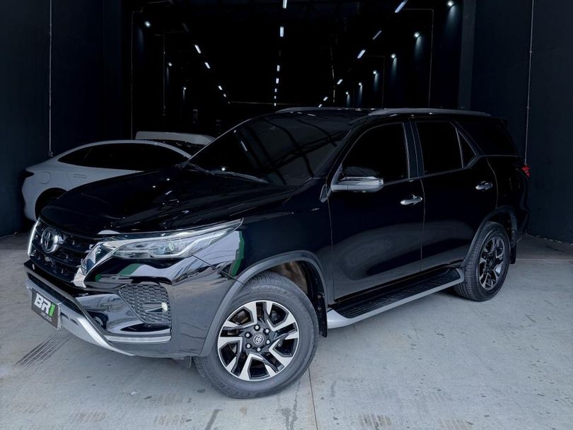 Toyota Hilux SW4 SRX 4x4 2.8 TDI 16V Dies. Aut.