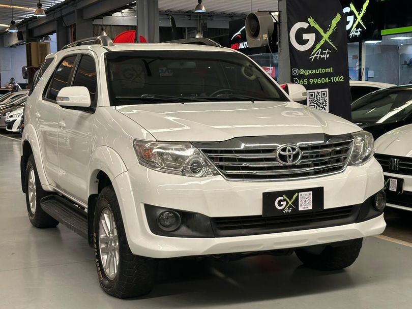 Toyota Hilux SW4 SR 4x2 2.7/ 2.7 Flex 16V Aut.