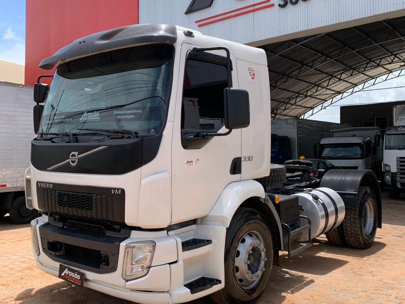VOLVO VM 330 4x2 2p (diesel) (E5)