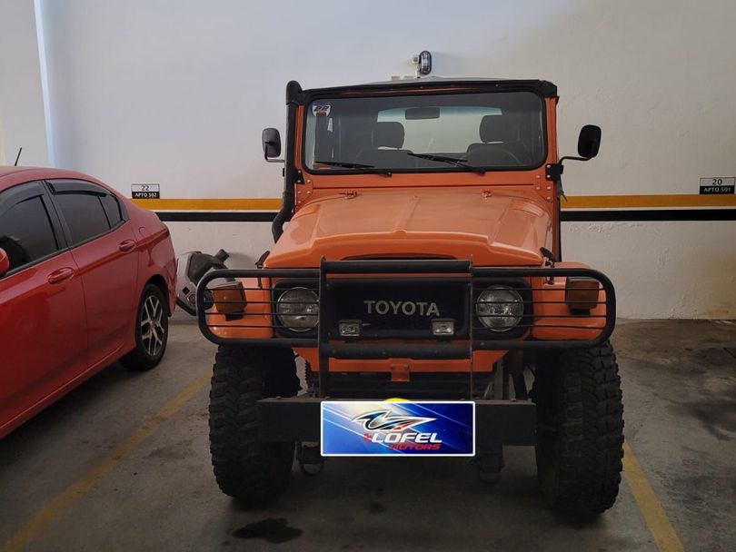 Toyota Band.Jipe Cap.de Aço Chas. Curto Diesel