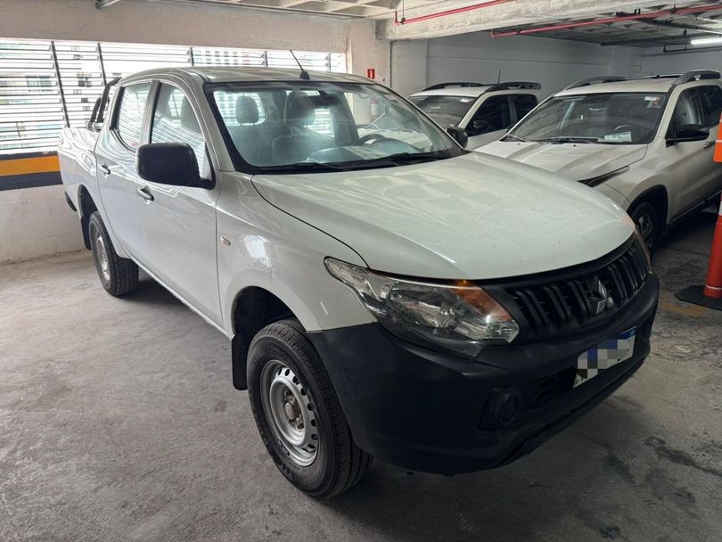 Mitsubishi L200 Tri. Outdo. GLS 2.4 CD 4x4 Die. Aut