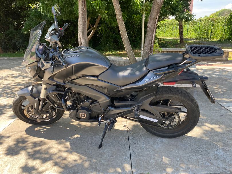 BAJAJ DOMINAR 400 