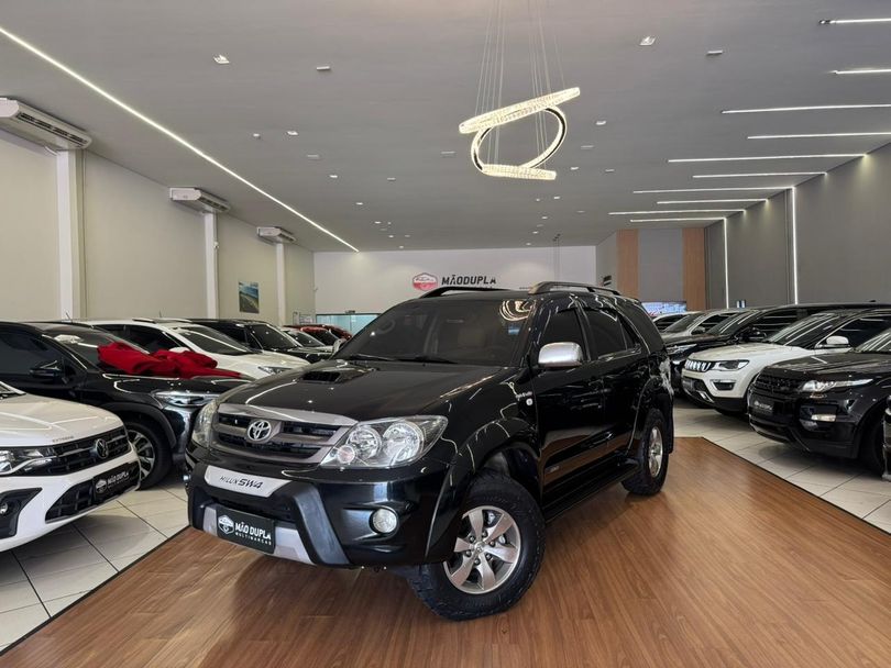 Toyota Hilux SW4 SRV D4-D 4x4 3.0 TDI Dies. Aut