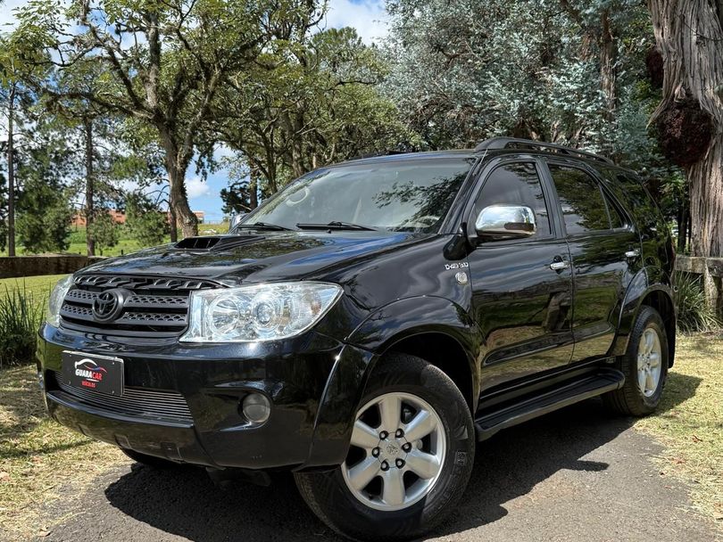 Toyota Hilux SW4 SRV D4-D 4x4 3.0 TDI Dies. Aut