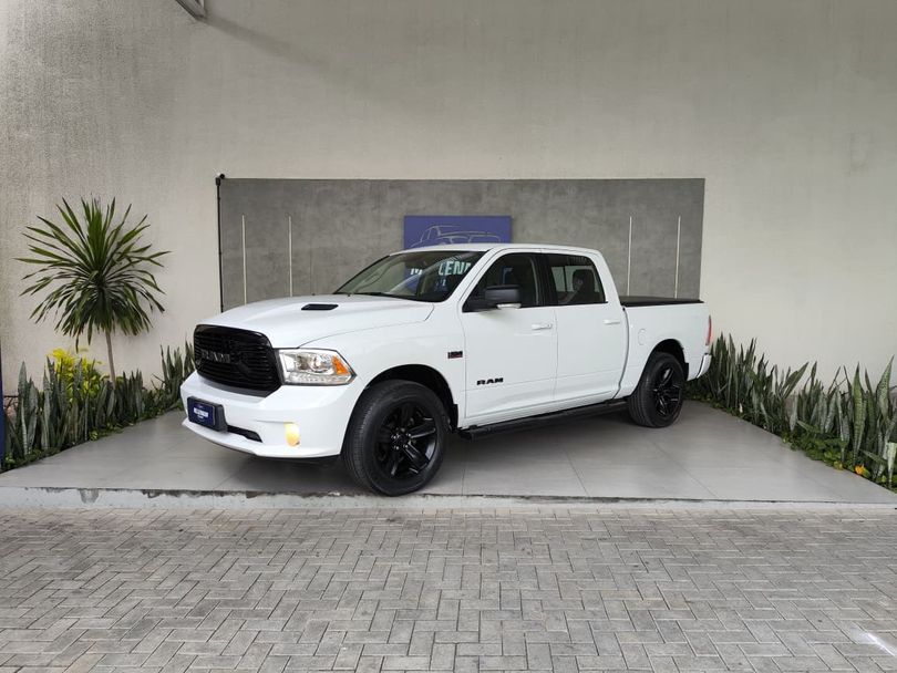 RAM Classic Tribute Black 500 EFI