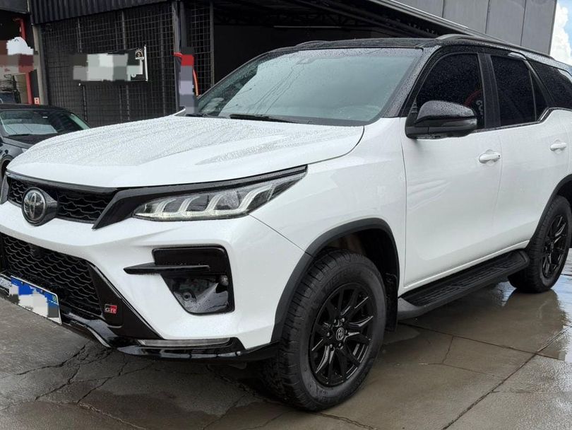 Toyota Hilux SW4 GRS 2.8 TB 4x4 Diesel Aut.