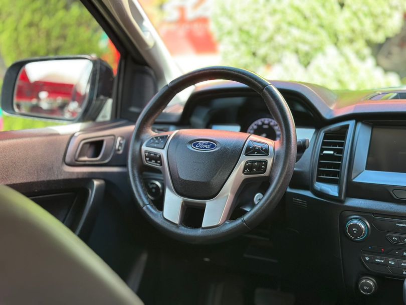 Ford Ranger Black 2.2 4x2 CD Diesel Aut.