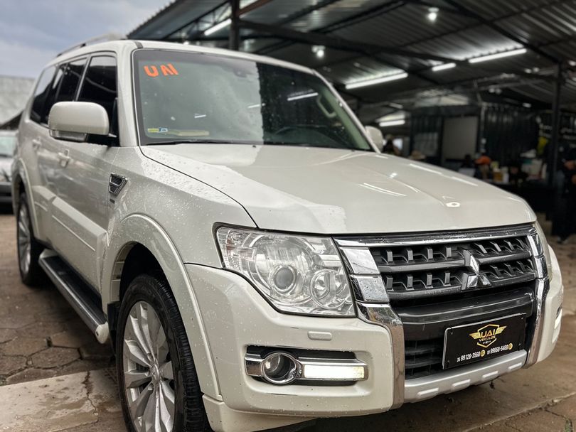 Mitsubishi Pajero HPE Full 3.2 4x4 T.I.Dies. 5p Aut