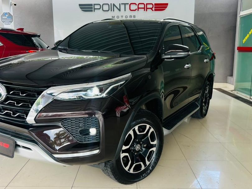 Toyota Hilux SW4 SRX 4x4 2.8 TDI 16V Dies. Aut.