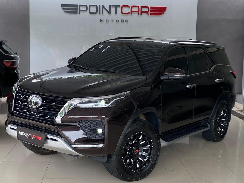 Toyota Hilux SW4 SRX 4x4 2.8 TDI 16V Dies. Aut.