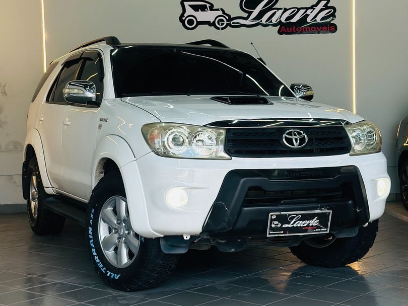 Toyota Hilux SW4 SRV D4-D 4x4 3.0 TDI Dies. Aut