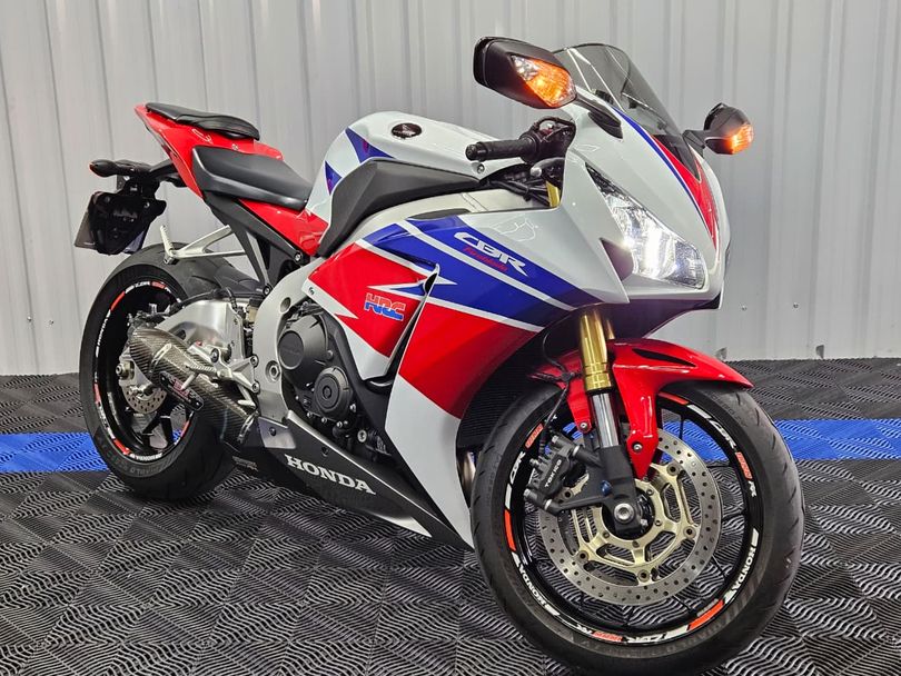 HONDA CBR 1000 RR Fireblade