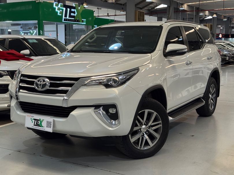 Toyota Hilux CD SRX 4x4 2.8 TDI 16V Diesel Aut.