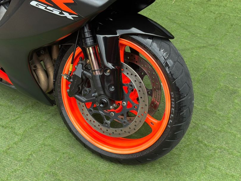 SUZUKI GSX-R 750 W SRAD