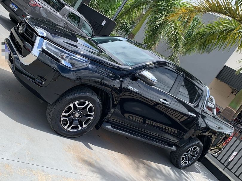 Toyota Hilux SW4 SRX Plat. 4x4 2.8 TB Die. Aut.