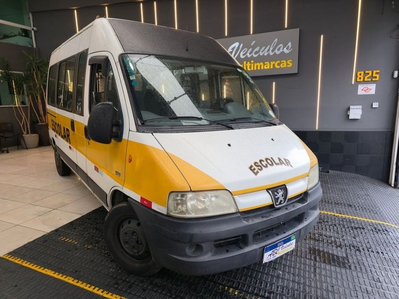 Peugeot Boxer 2.3 Minibus 15/16L TB Diesel.