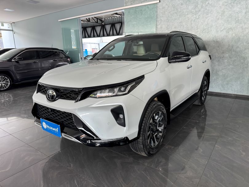 Toyota Hilux SW4 Diamond 2.8 TB 4x4 Die. Aut.