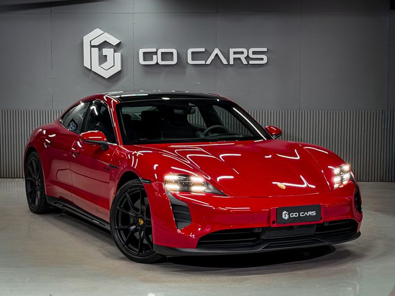 Porsche Taycan GTS (Elétrico) 