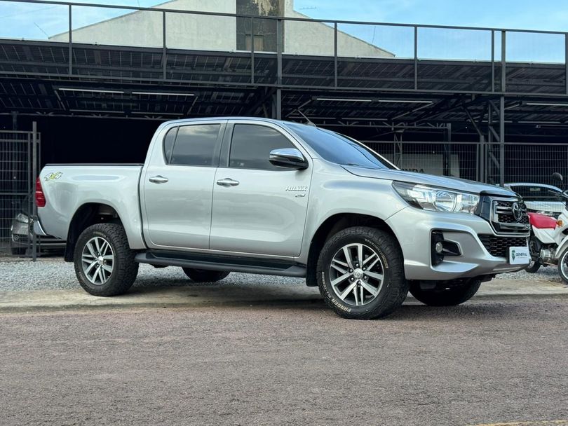Toyota Hilux CD SRV 4x4 2.7 Flex 16V Aut.