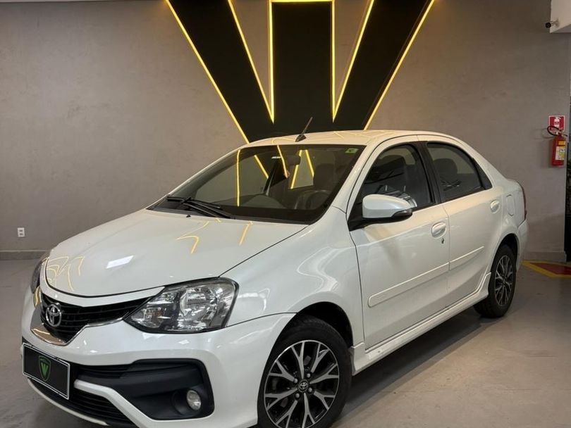 Toyota ETIOS PLATINUM Sed. 1.5 Flex 16V 4p Aut.
