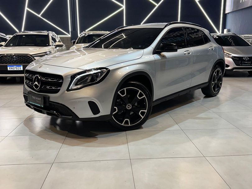 Mercedes GLA 200 Night 1.6. TB 16V Flex Aut.