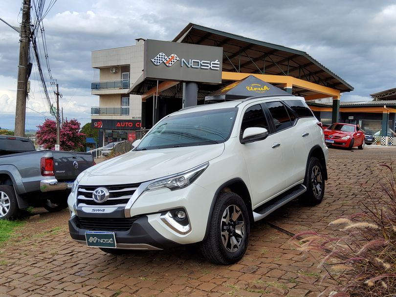 Toyota Hilux CD SRV 4x4 2.8 TDI Diesel Aut.