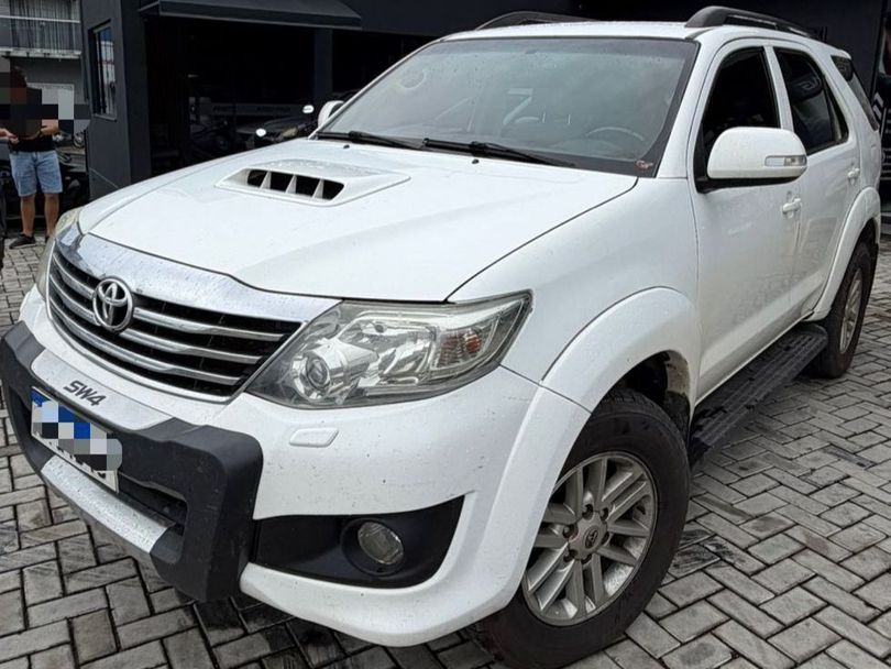 Toyota Hilux SW4 SRV D4-D 4x4 3.0 TDI Dies. Aut