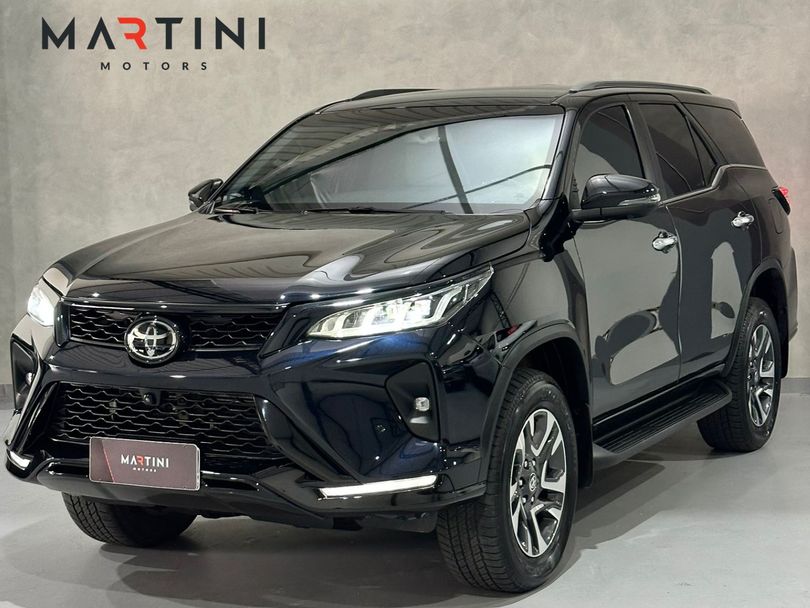 Toyota Hilux SW4 Diamond 2.8 TB 4x4 Die. Aut.