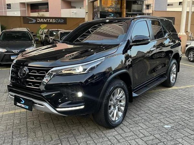 TOYOTA 2.8 D-4D TURBO DIESEL SRX 7L 4X4 AUTOMÁTICO