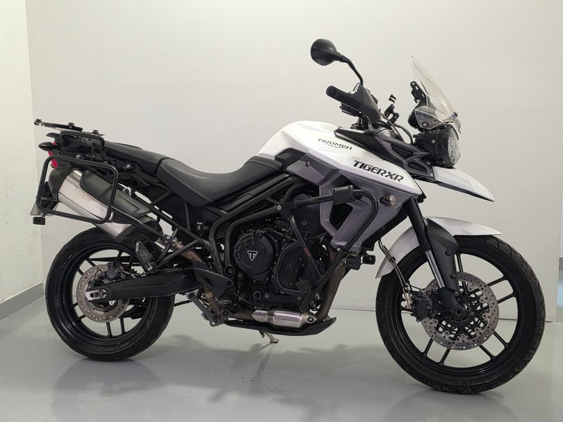 TRIUMPH TIGER 800 XR