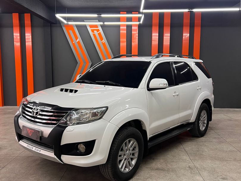 Toyota Hilux SW4 SRV D4-D 4x4 3.0 TDI Dies. Aut