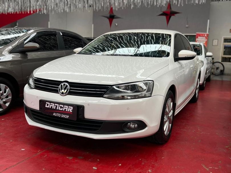 VolksWagen JETTA Comfortline 2.0 T.Flex 8V 4p Tipt.