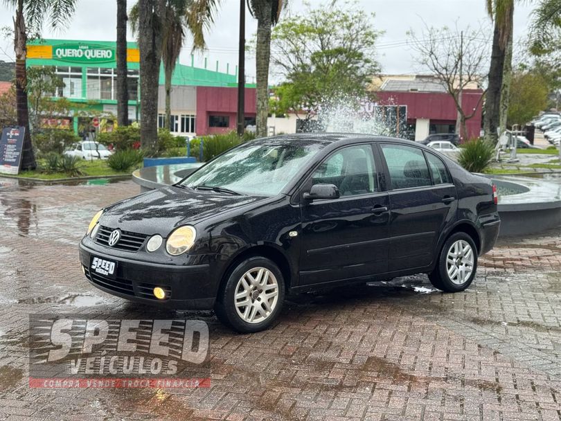 VolksWagen Polo Sedan 1.6 Mi Total Flex 8V 4p