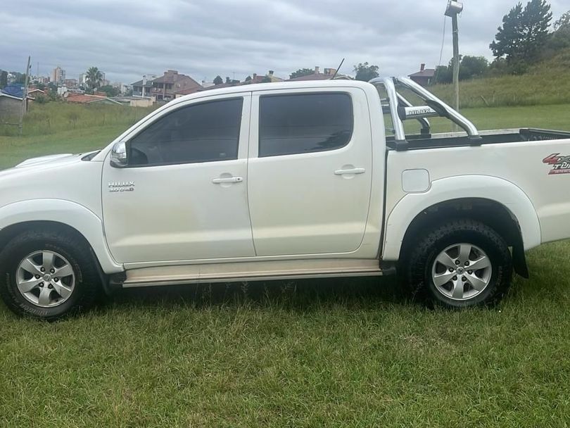 Toyota Hilux CD SRV D4-D 4x4 3.0 TDI Diesel Aut
