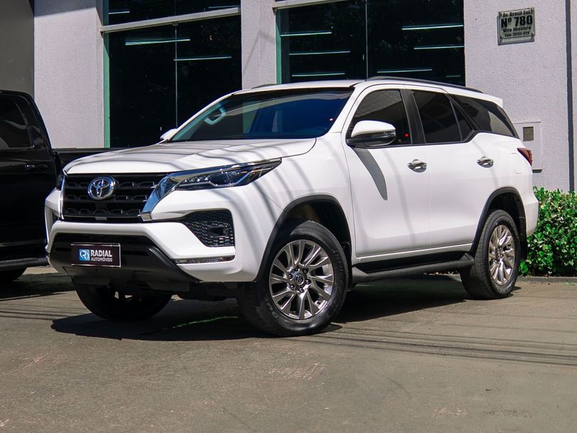 Toyota Hilux SW4 SRV 4x2 2.7 Flex 16V Aut.