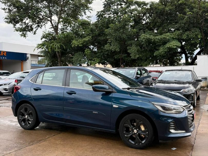 Chevrolet ONIX HATCH PREM. 1.0 12V TB Flex 5p Aut.