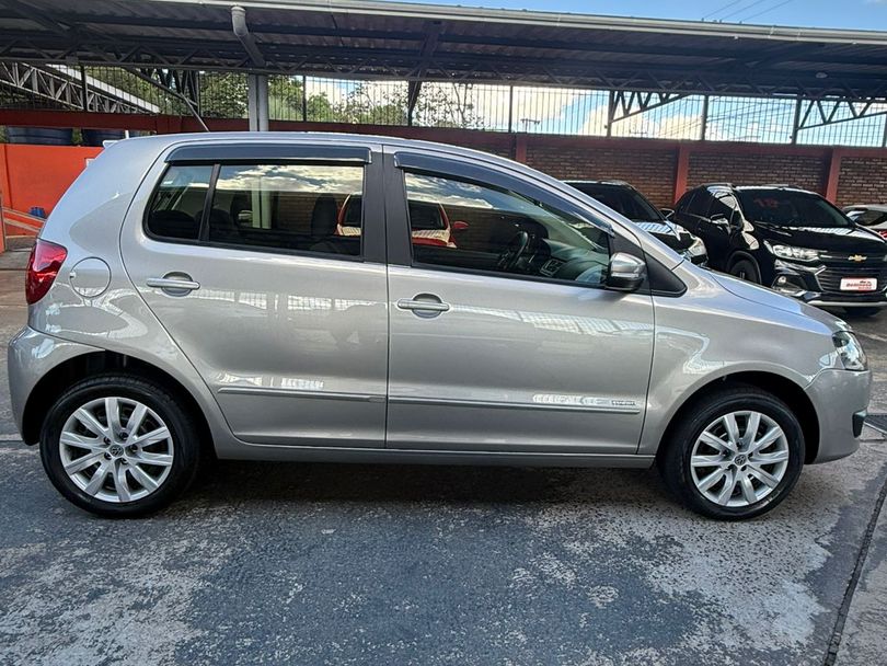 VolksWagen Fox 1.6 Mi Total Flex 8V 5p