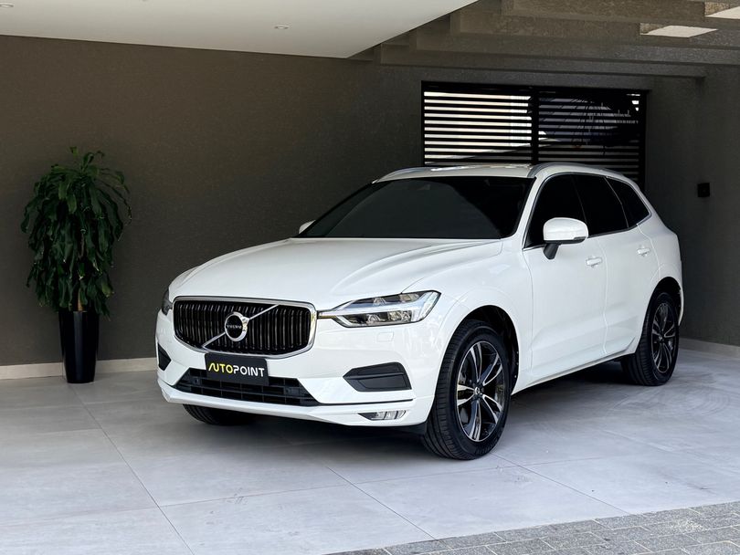 Volvo XC 60 D-5 MOMENTUM 2.0 AWD Diesel 5p