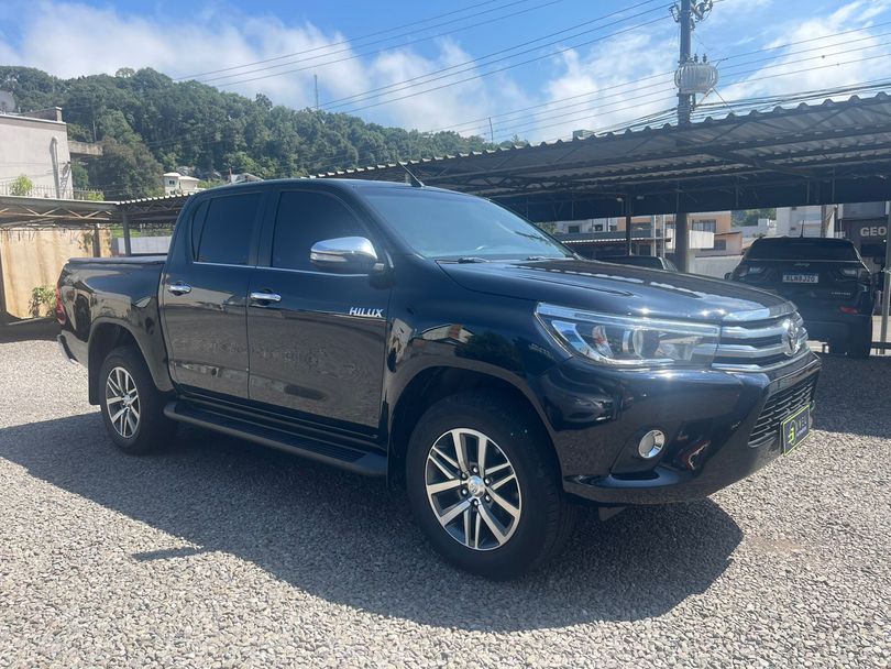 Toyota Hilux CD SRX 4x4 2.8 TDI 16V Diesel Aut.