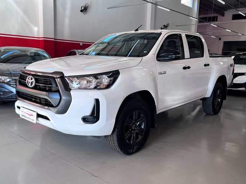 Toyota Hilux CD 4x4 2.8 Diesel Mec.