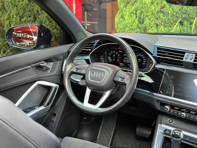 Audi Q3 Black Ed. 1.4 TFSI Flex/Black S-tron.