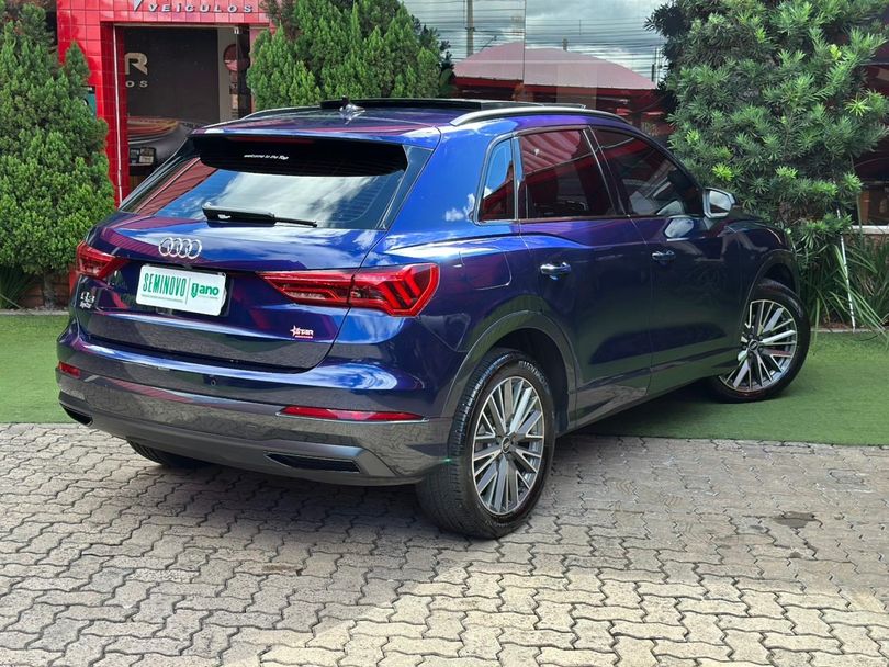 Audi Q3 Black Ed. 1.4 TFSI Flex/Black S-tron.