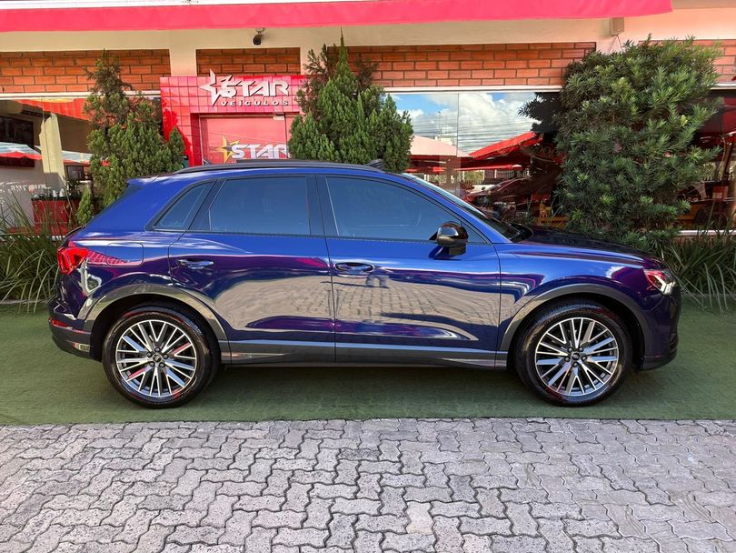 Audi Q3 Black Ed. 1.4 TFSI Flex/Black S-tron.