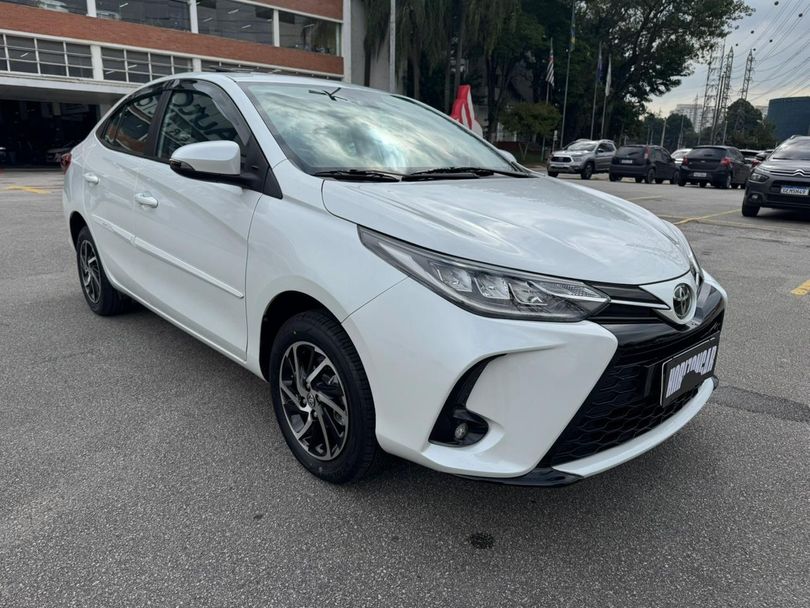 Toyota YARIS XLS Sedan 1.5 Flex 16V 4p Aut.