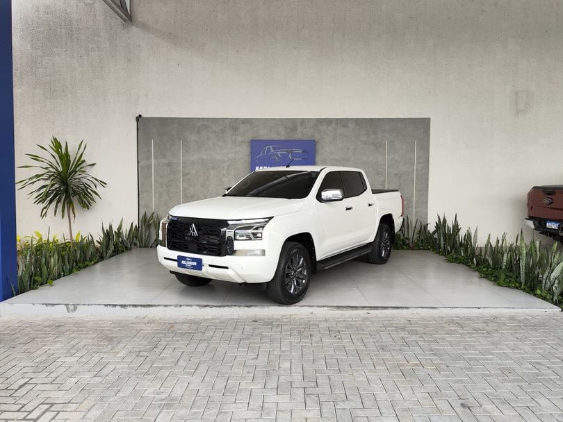 Mitsubishi Triton HPE-S 2.4 CD 4x4 TB Diesel Aut.