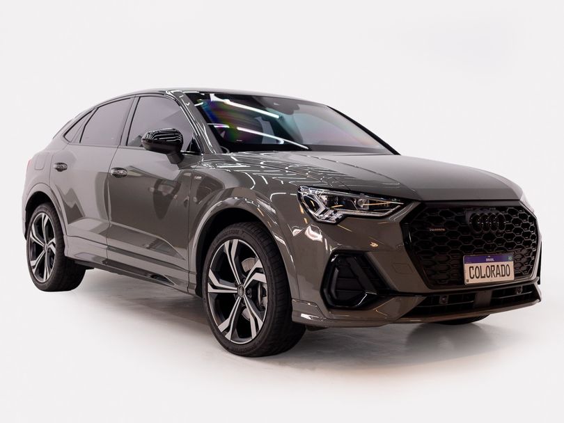 Audi Q3 SPB Perf. Black 2.0 TFSI Tipt. Quat.