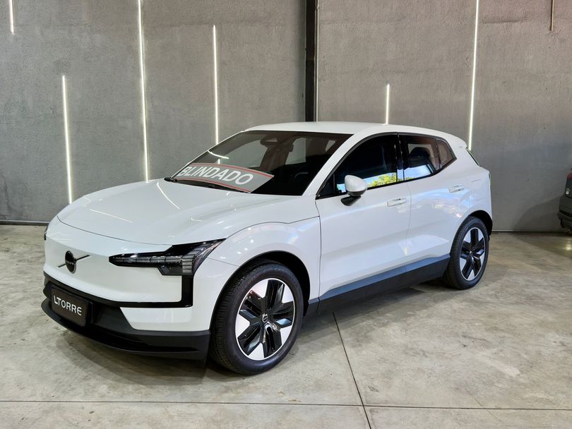 Volvo EX30 E40 Core (Elétrico)