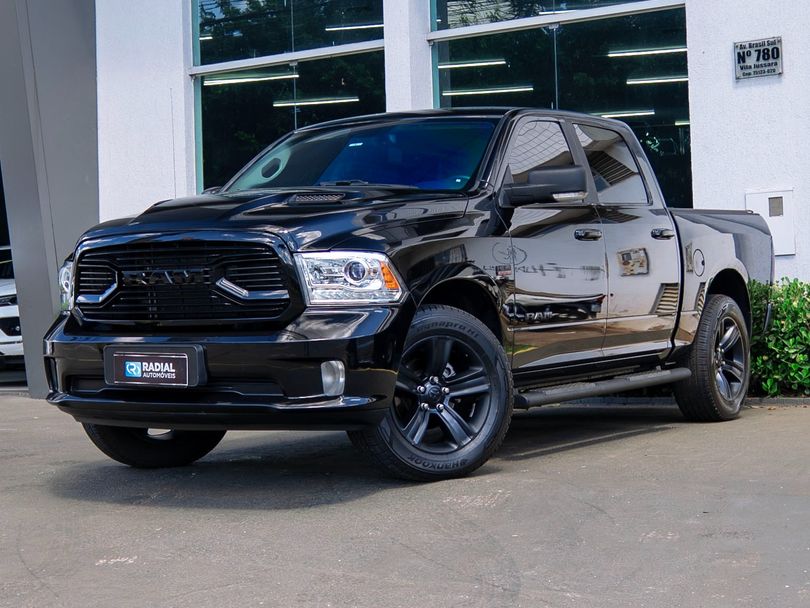 RAM CLASSIC LARAMIE NIGHT ED. 5.7 4X4 Aut.