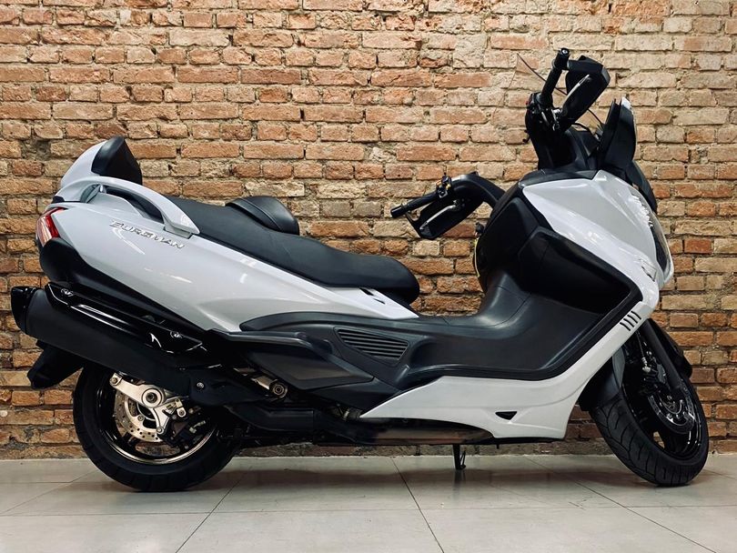 SUZUKI BURGMAN 650 EXECUTIVE/ 650