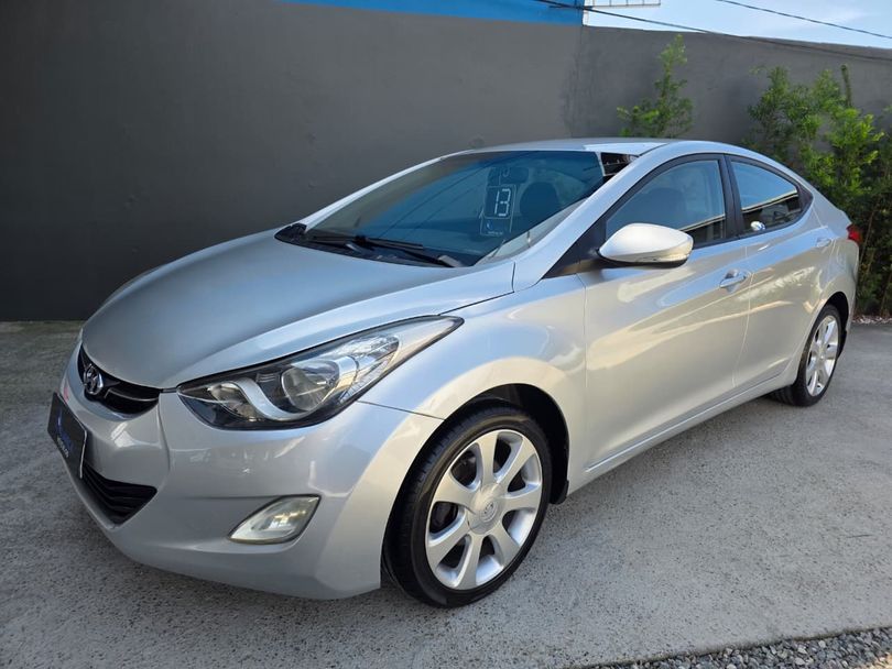 Hyundai Elantra GLS 1.8 16V Aut.